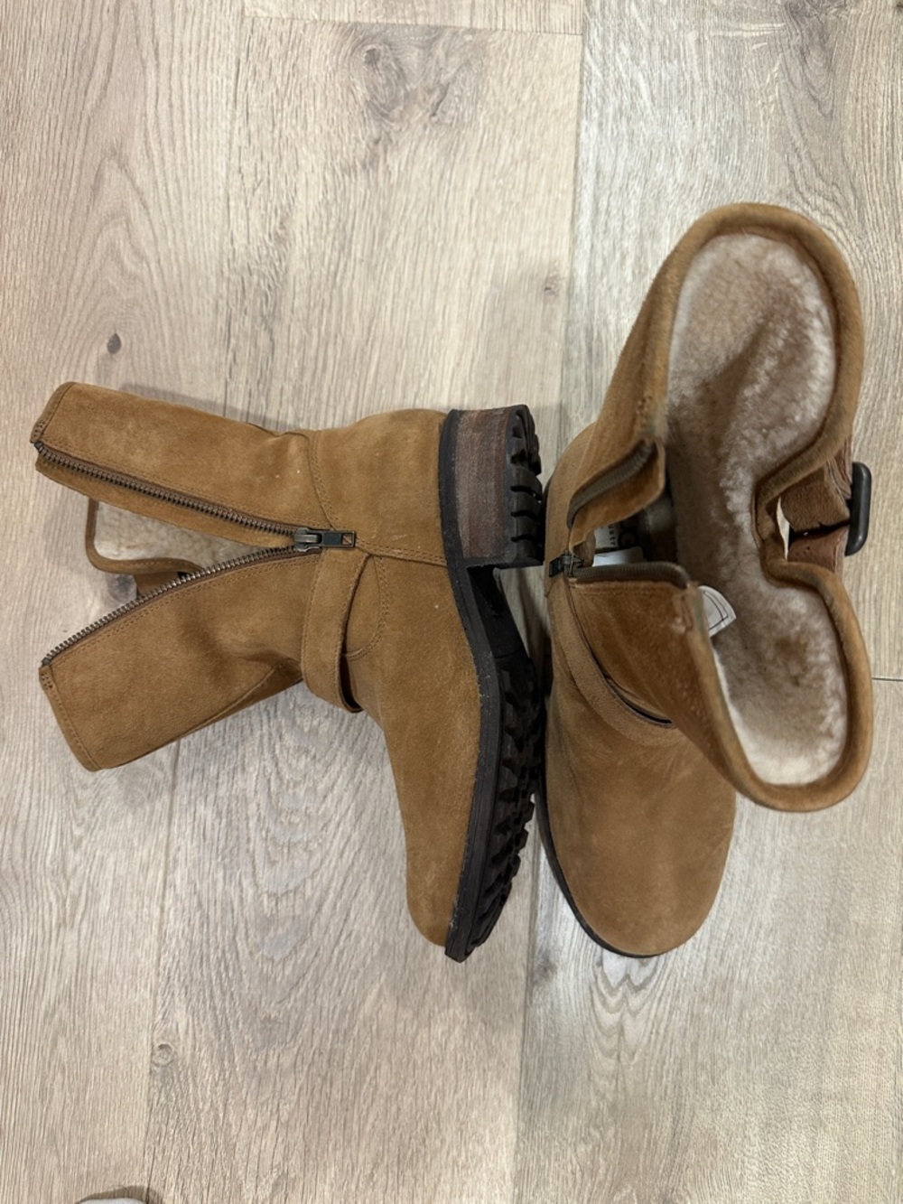 Women's  Ugg Tan Suede Shearling-Lined  Boots